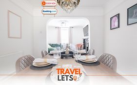 3 Bedroom House By Travel Lets Self Catering Accommodation Derry With Free Wifi